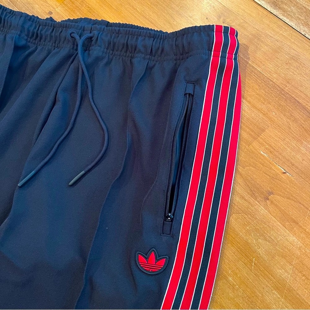 ADIDAS Manchester United Track Suit - Picture 11 of 14